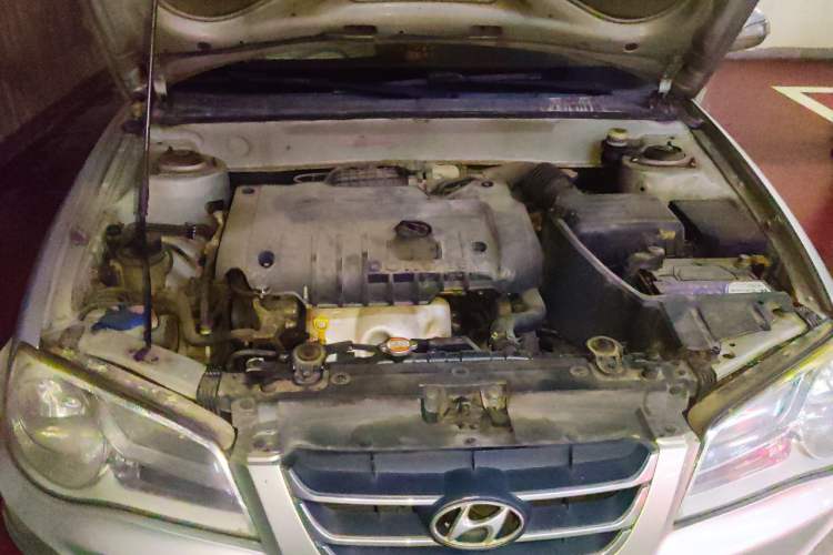 Used Hyundai Elantra 2011 1.6L Manual Comfort Version Engine Bay