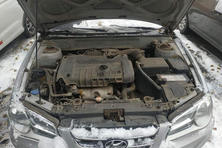Used Hyundai Elantra 2011 1.6L Manual Comfort Version Engine Bay