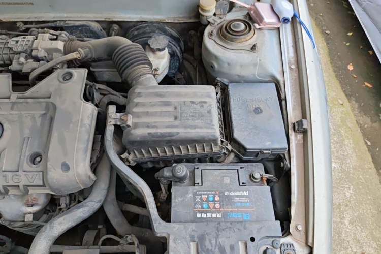 Used Hyundai Elantra 2011 1.6L Manual Comfort Version Engine Bay Left