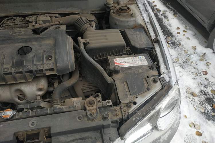 Used Hyundai Elantra 2011 1.6L Manual Comfort Version Engine Bay Left