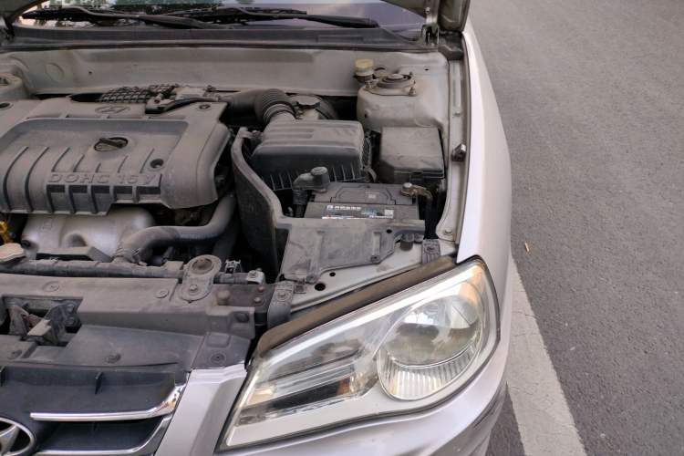 Used Hyundai Elantra 2011 1.6L Manual Comfort Version Engine Bay Left