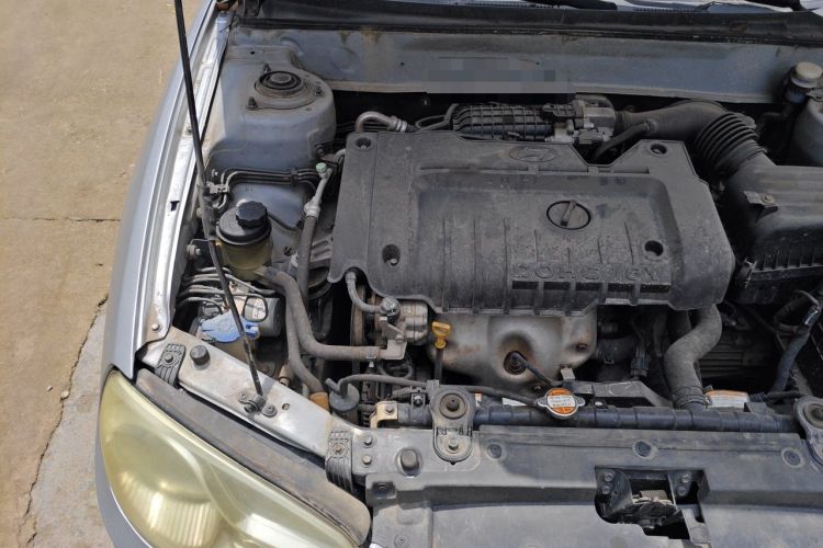 Used Hyundai Elantra 2011 1.6L Manual Comfort Version Engine Bay Right