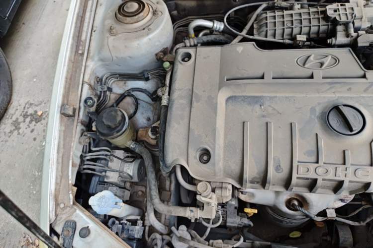 Used Hyundai Elantra 2011 1.6L Manual Comfort Version Engine Bay Right