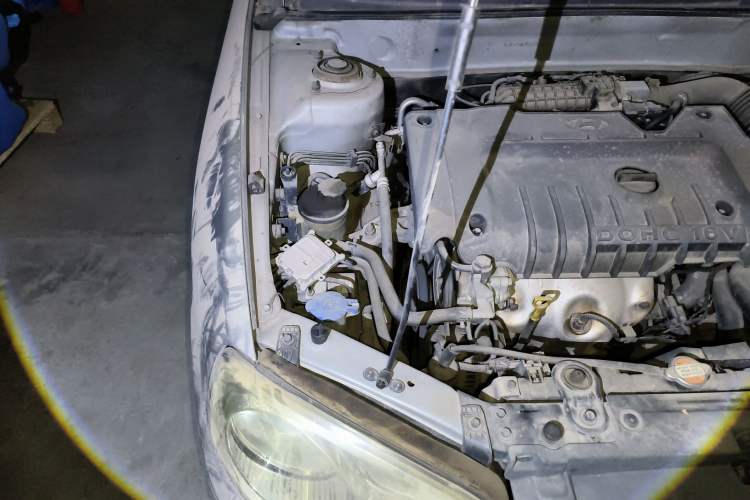 Used Hyundai Elantra 2011 1.6L Manual Comfort Version Engine Bay Right