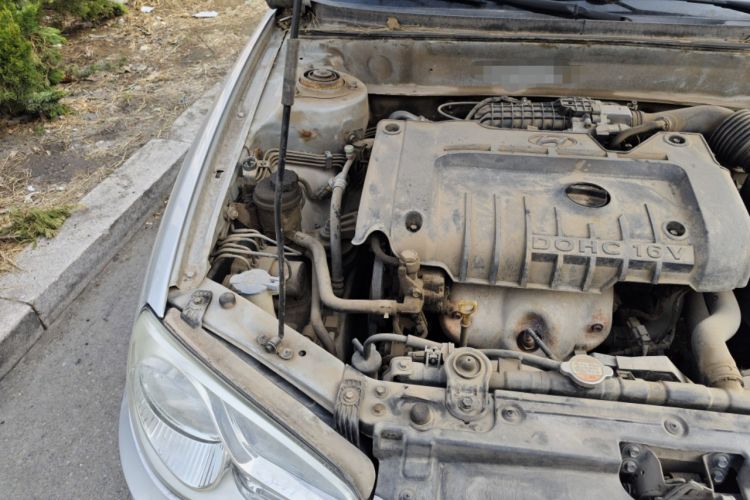 Used Hyundai Elantra 2011 1.6L Manual Comfort Version Engine Bay Right