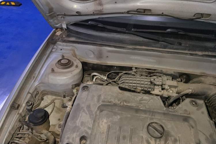 Used Hyundai Elantra 2011 1.6L Manual Comfort Version Engine Bay Right