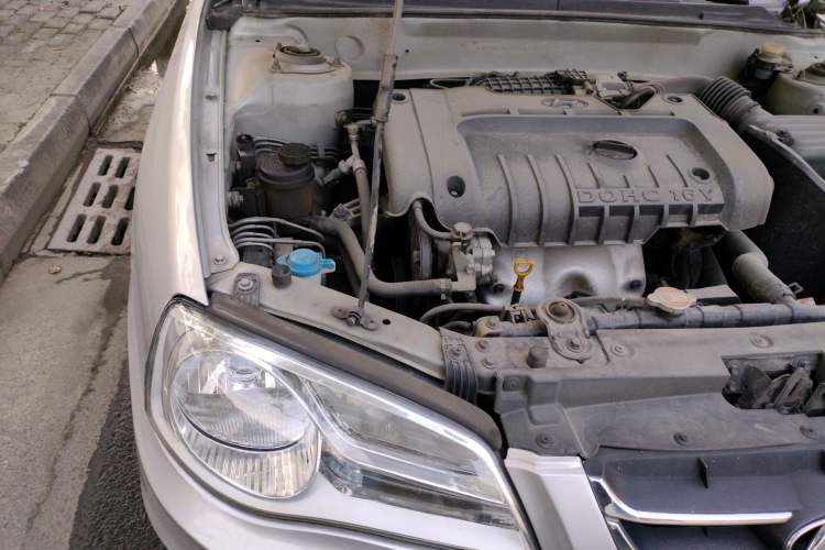 Used Hyundai Elantra 2011 1.6L Manual Comfort Version Engine Bay Right