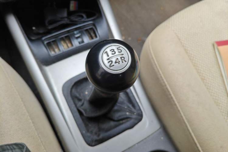 Used Hyundai Elantra 2011 1.6L Manual Comfort Version Gear Lever