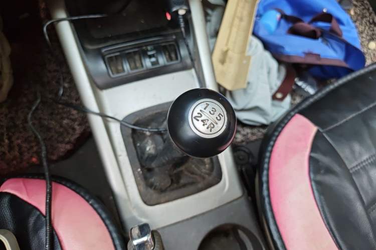 Used Hyundai Elantra 2011 1.6L Manual Comfort Version Gear Lever