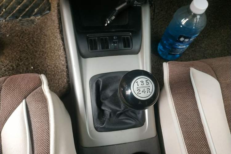 Used Hyundai Elantra 2011 1.6L Manual Comfort Version Gear Lever