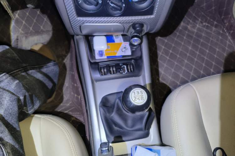 Used Hyundai Elantra 2011 1.6L Manual Comfort Version Gear Lever