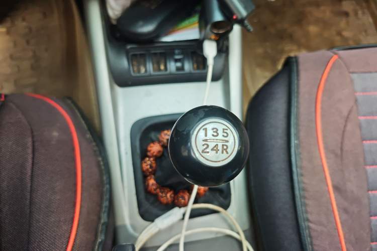 Used Hyundai Elantra 2011 1.6L Manual Comfort Version Gear Lever