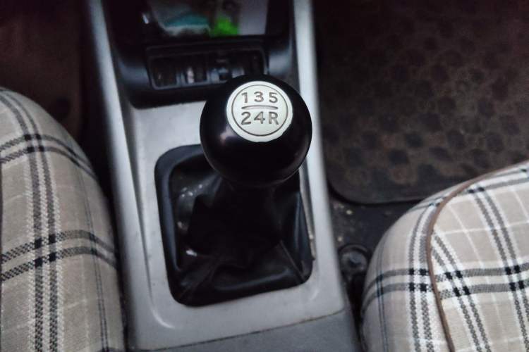 Used Hyundai Elantra 2011 1.6L Manual Comfort Version Gear Lever