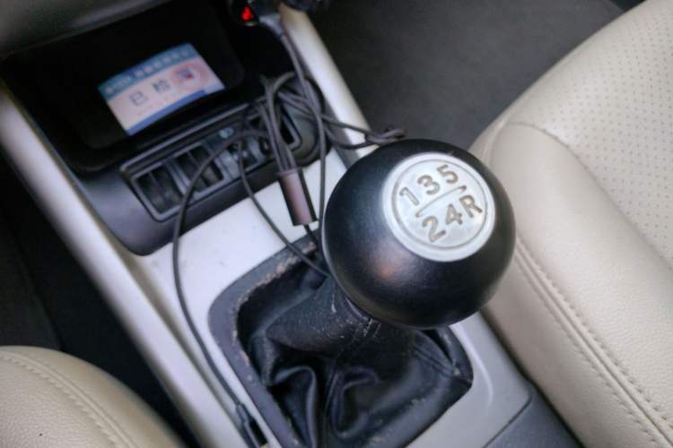 Used Hyundai Elantra 2011 1.6L Manual Comfort Version Gear Lever