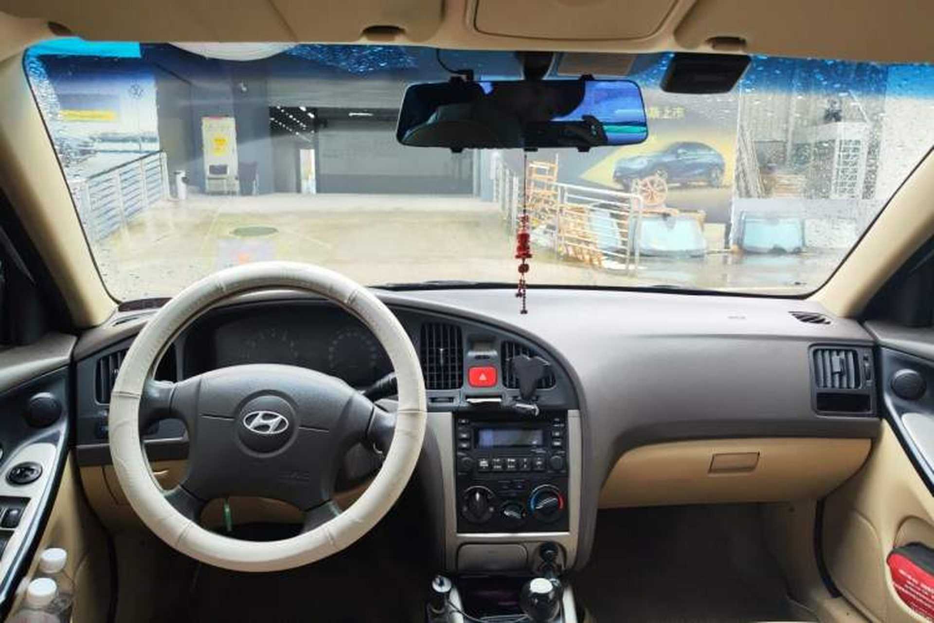Used Hyundai Elantra 2011 1.6L Manual Comfort Version Headliner