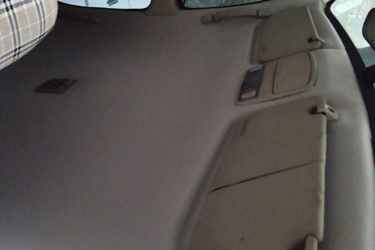 Used Hyundai Elantra 2011 1.6L Manual Comfort Version Headliner