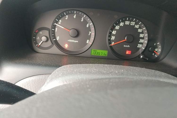Used Hyundai Elantra 2011 1.6L Manual Comfort Version Odometer Close Up