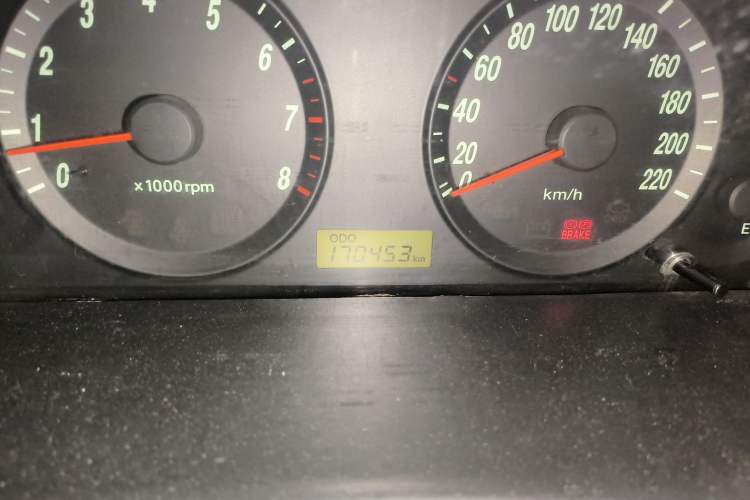 Used Hyundai Elantra 2011 1.6L Manual Comfort Version Odometer Close Up