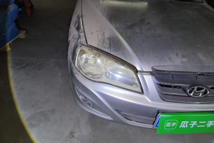 Used Hyundai Elantra 2011 1.6L Manual Comfort Version Right Front Headlight