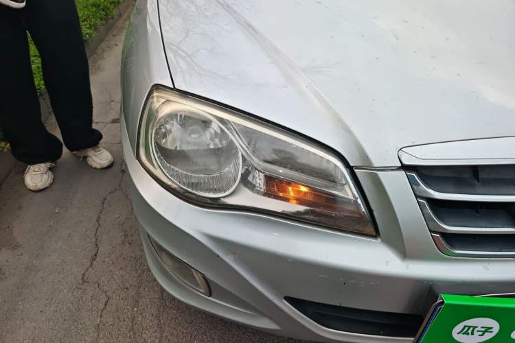 Used Hyundai Elantra 2011 1.6L Manual Comfort Version Right Front Headlight