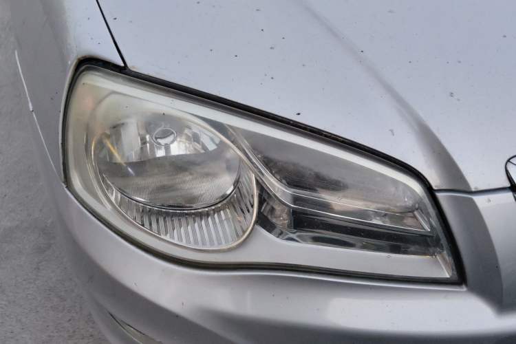Used Hyundai Elantra 2011 1.6L Manual Comfort Version Right Front Headlight