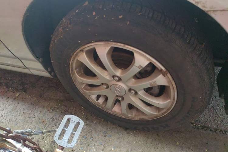 Used Hyundai Elantra 2011 1.6L Manual Comfort Version Right Front Wheel Hub