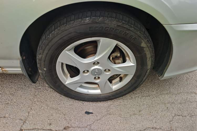 Used Hyundai Elantra 2011 1.6L Manual Comfort Version Right Front Wheel Hub