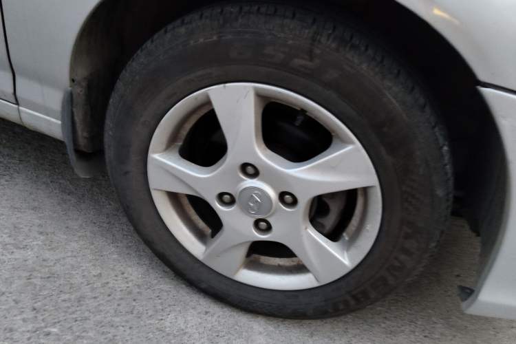 Used Hyundai Elantra 2011 1.6L Manual Comfort Version Right Front Wheel Hub