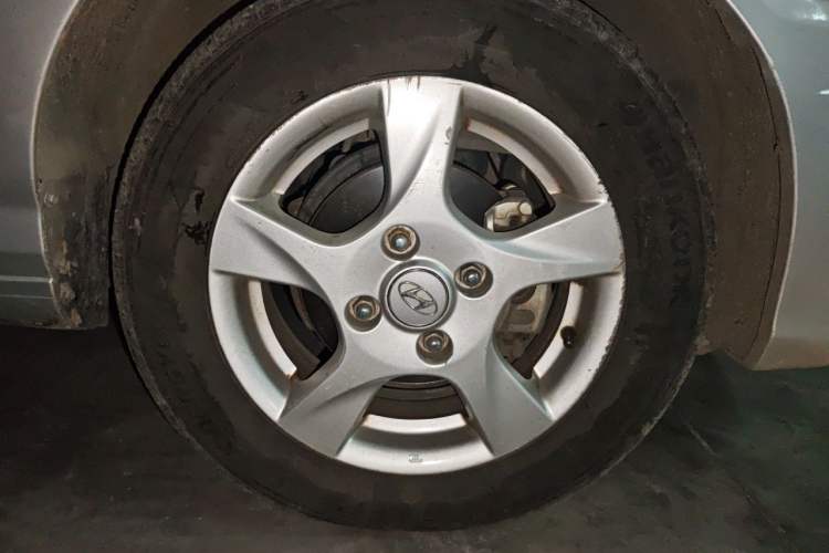 Used Hyundai Elantra 2011 1.6L Manual Comfort Version Right Front Wheel Hub