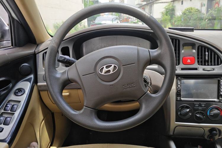 Used Hyundai Elantra 2011 1.6L Manual Comfort Version Steering Wheel