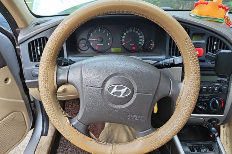 Used Hyundai Elantra 2011 1.6L Manual Comfort Version Steering Wheel
