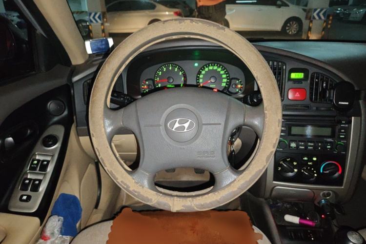 Used Hyundai Elantra 2011 1.6L Manual Comfort Version Steering Wheel