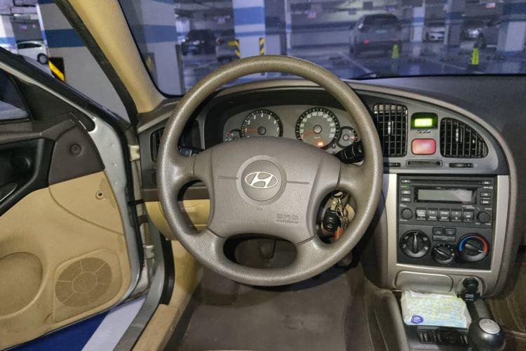 Used Hyundai Elantra 2011 1.6L Manual Comfort Version Steering Wheel