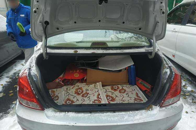 Used Hyundai Elantra 2011 1.6L Manual Comfort Version Trunk