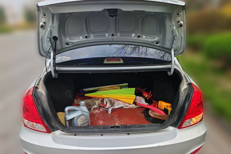 Used Hyundai Elantra 2011 1.6L Manual Comfort Version Trunk