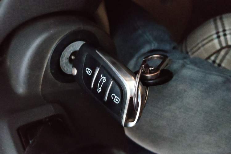 Used Hyundai Elantra 2011 1.6L Manual Comfort Version Vehicle Key