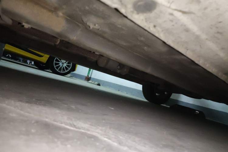 Used Hyundai Elantra 2011 1.6L Automatic Comfort Edition Chassis Front Left