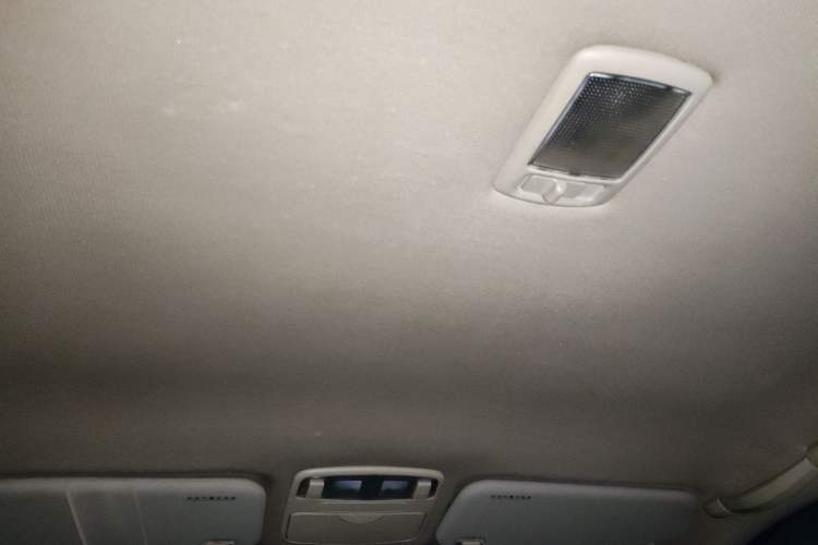 Used Hyundai Elantra 2011 1.6L Automatic Comfort Edition Headliner