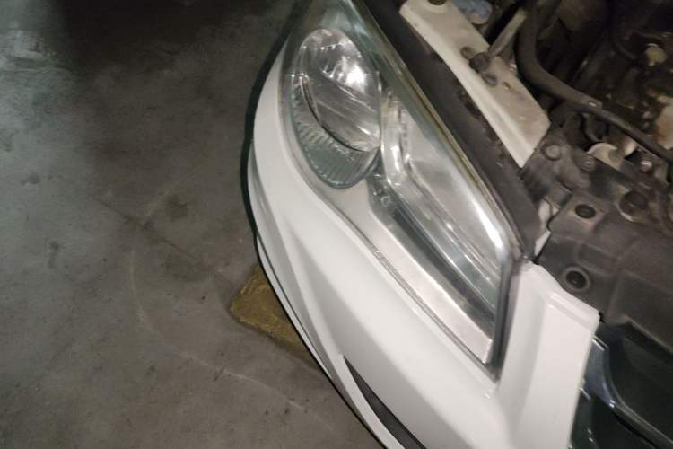 Used Hyundai Elantra 2011 1.6L Automatic Comfort Edition Right Front Headlight