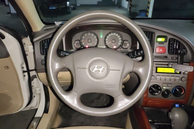 Used Hyundai Elantra 2011 1.6L Automatic Comfort Edition Steering Wheel
