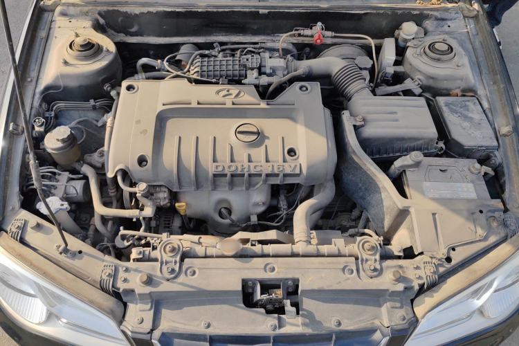 Used Hyundai Elantra 2012 1.6L Manual CNG Dual-Fuel Version Engine Bay