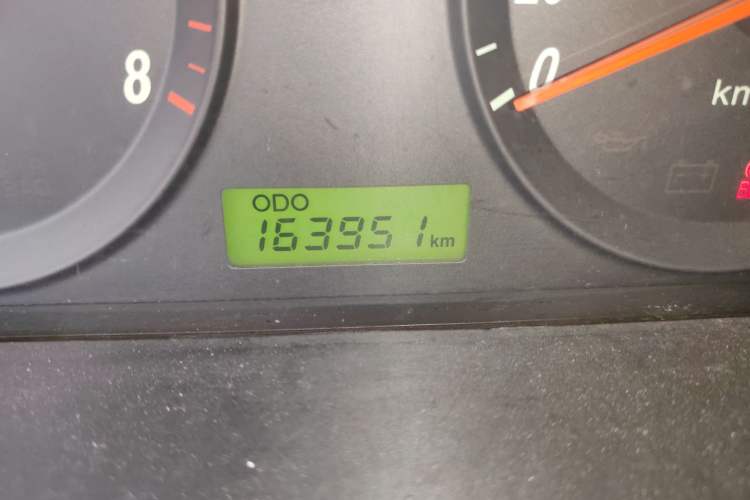 Used Hyundai Elantra 2012 1.6L Manual CNG Dual-Fuel Version Odometer Close Up