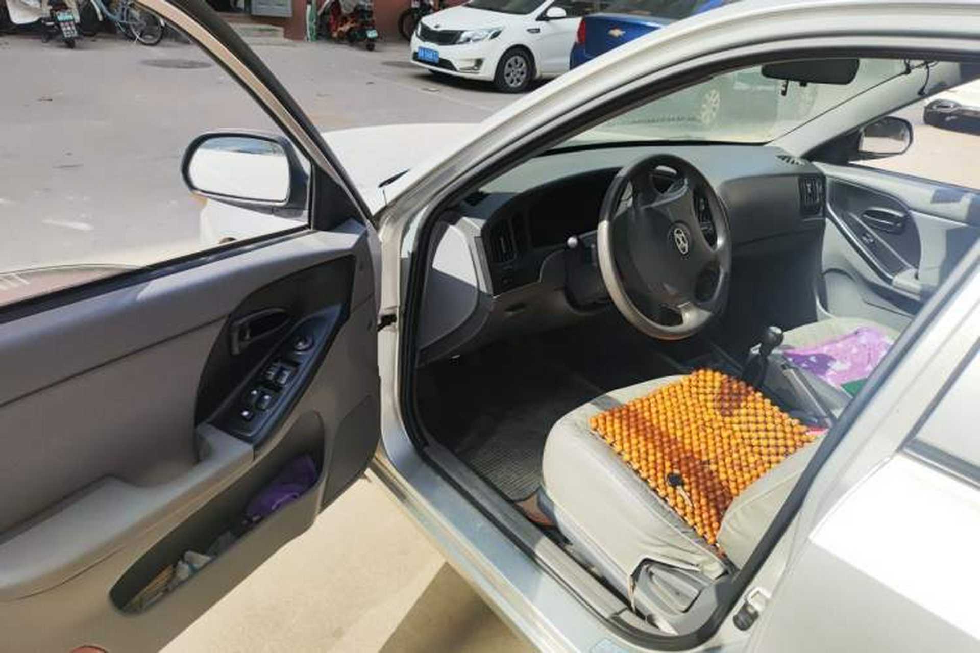 Used Hyundai Elantra 2012 1.6L Manual CNG Dual-Fuel Version Driver Seat