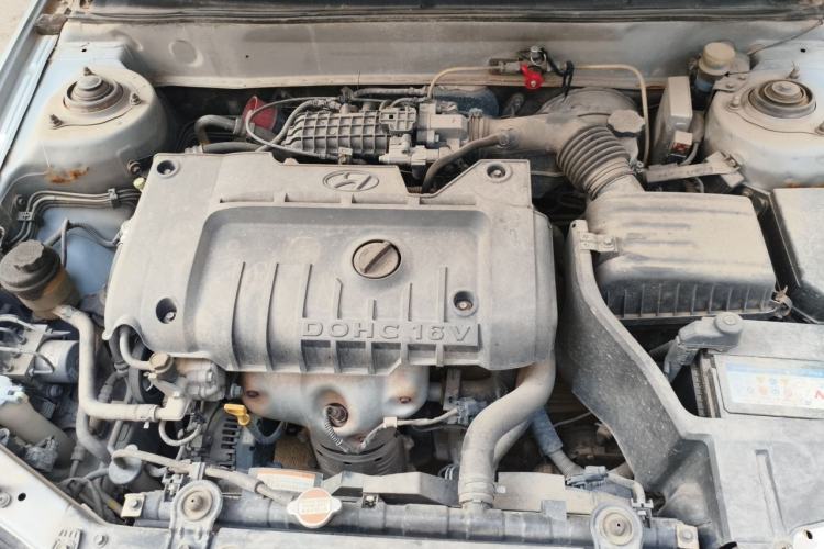 Used Hyundai Elantra 2012 1.6L Manual CNG Dual-Fuel Version Engine Bay