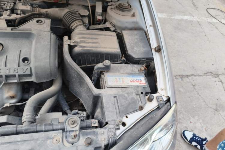 Used Hyundai Elantra 2012 1.6L Manual CNG Dual-Fuel Version Engine Bay Left