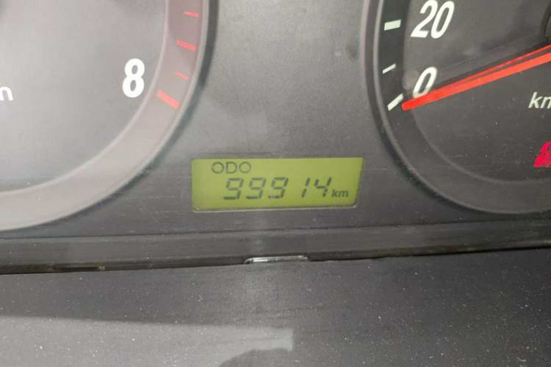 Used Hyundai Elantra 2012 1.6L Manual CNG Dual-Fuel Version Odometer Close Up