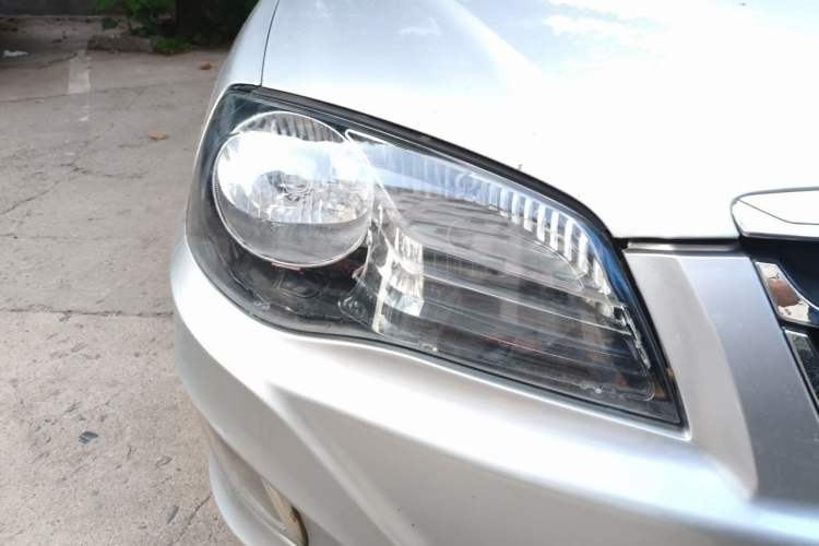 Used Hyundai Elantra 2012 1.6L Manual CNG Dual-Fuel Version Right Front Headlight