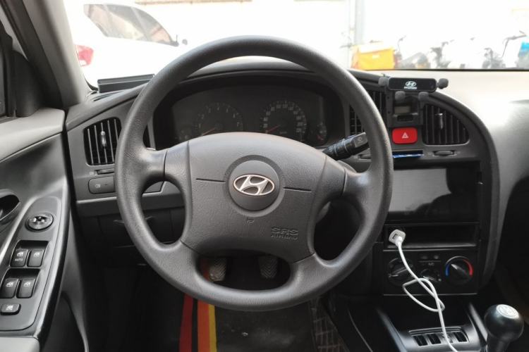 Used Hyundai Elantra 2012 1.6L Manual CNG Dual-Fuel Version Steering Wheel