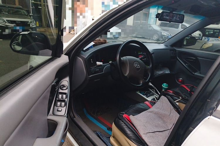 Used Hyundai Elantra 2012 1.6L Manual CNG Dual-Fuel Version Driver Seat