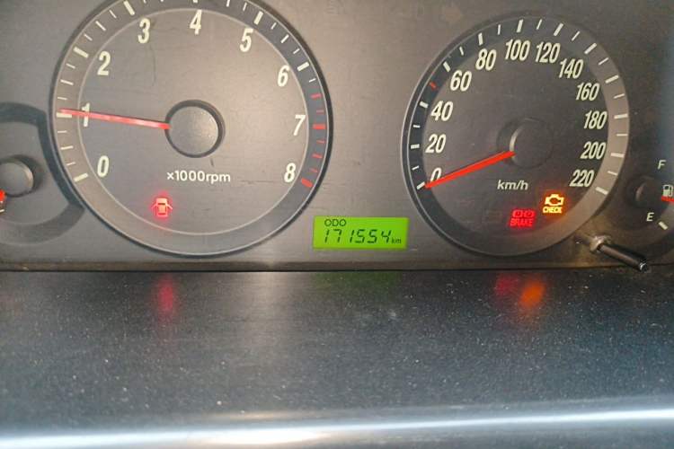 Used Hyundai Elantra 2012 1.6L Manual CNG Dual-Fuel Version Odometer Close Up